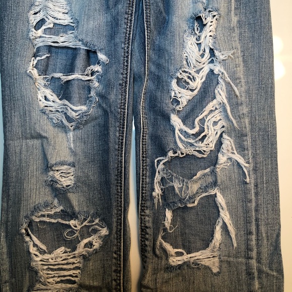 AMERICAN EAGLE MEDIUM WASH RIPPED TOMGIRL JEANS - Picture 3 of 7
